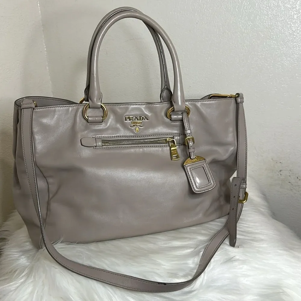💯Authentic Prada Two-way Tote Bag🍀